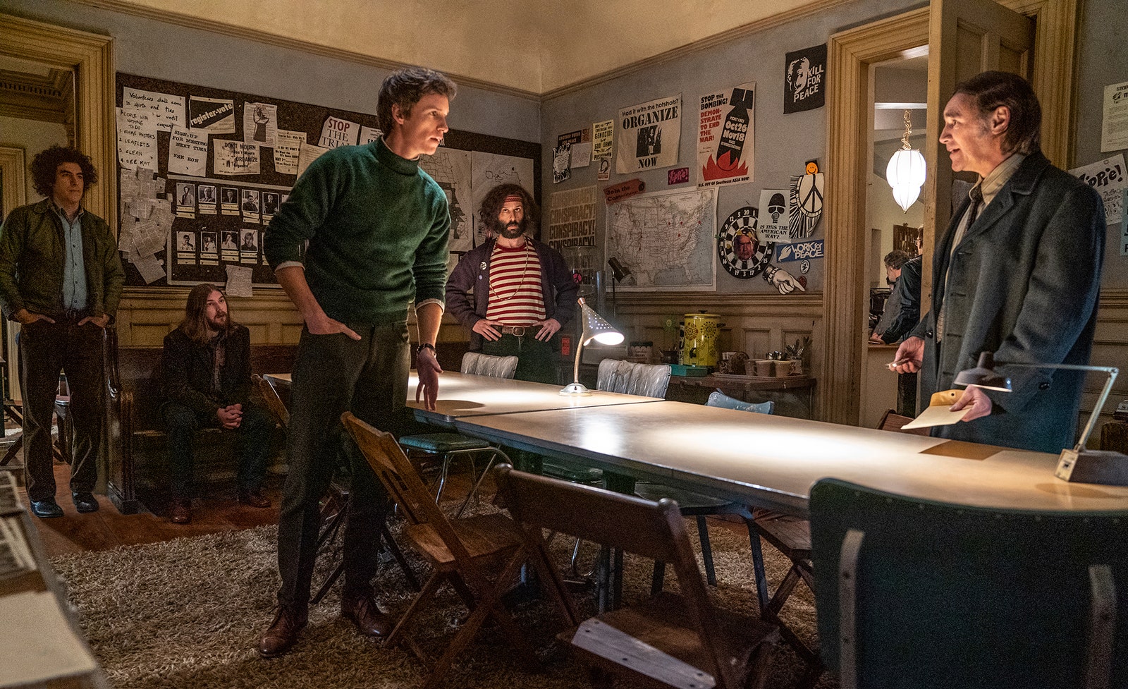 Proces Siódemki z Chicago - zwiastun filmu Aarrona Sorkina. Netflix idzie po Oscary?