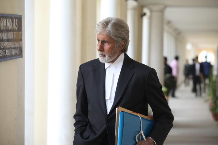     Aktorska rodzina Bachchan z bollywoodzkiego kina zakażona koronawirusem