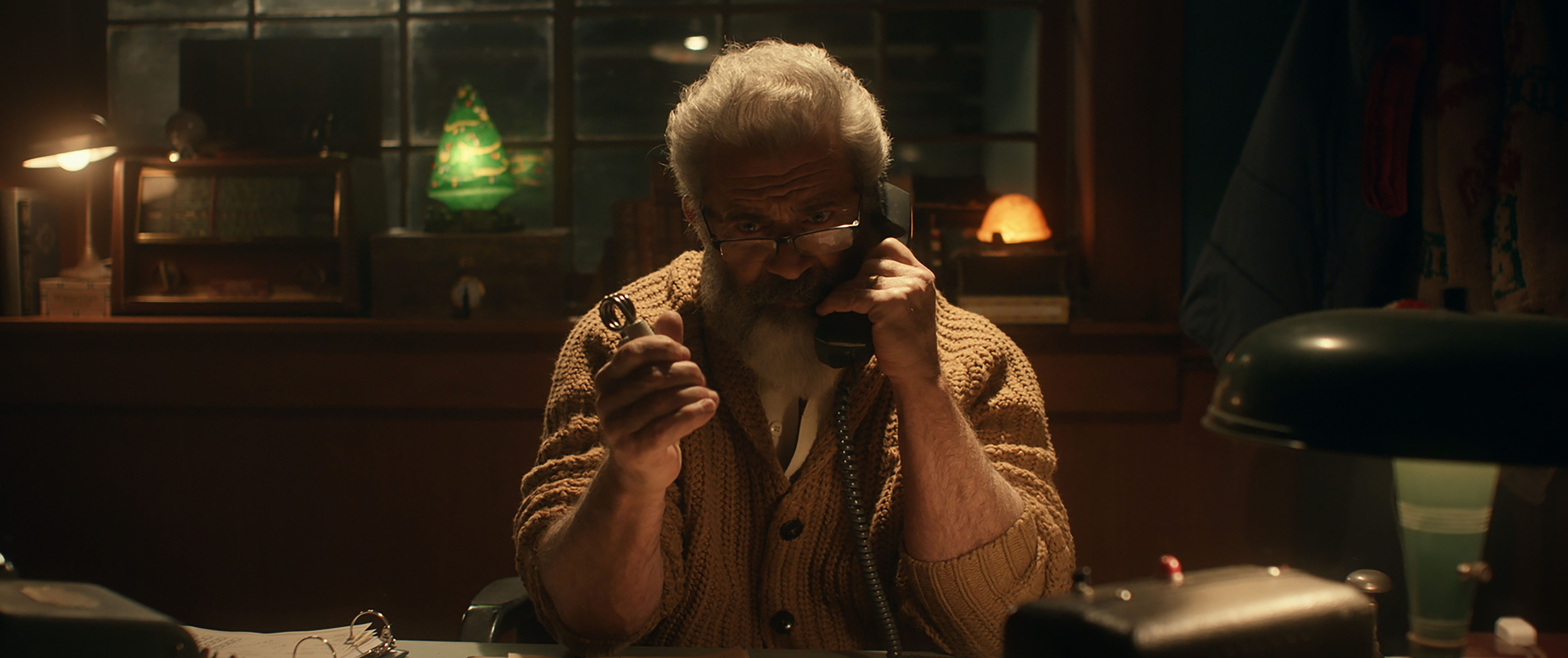 Fatman - zwiastun filmu. Mel Gibson jako twardy Święty Mikołaj z karabinem