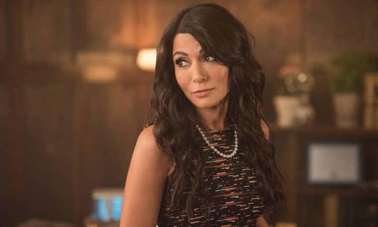     Marisol Nichols z Riverdale ścigała pedofilów. Jej historia stanie się serialem