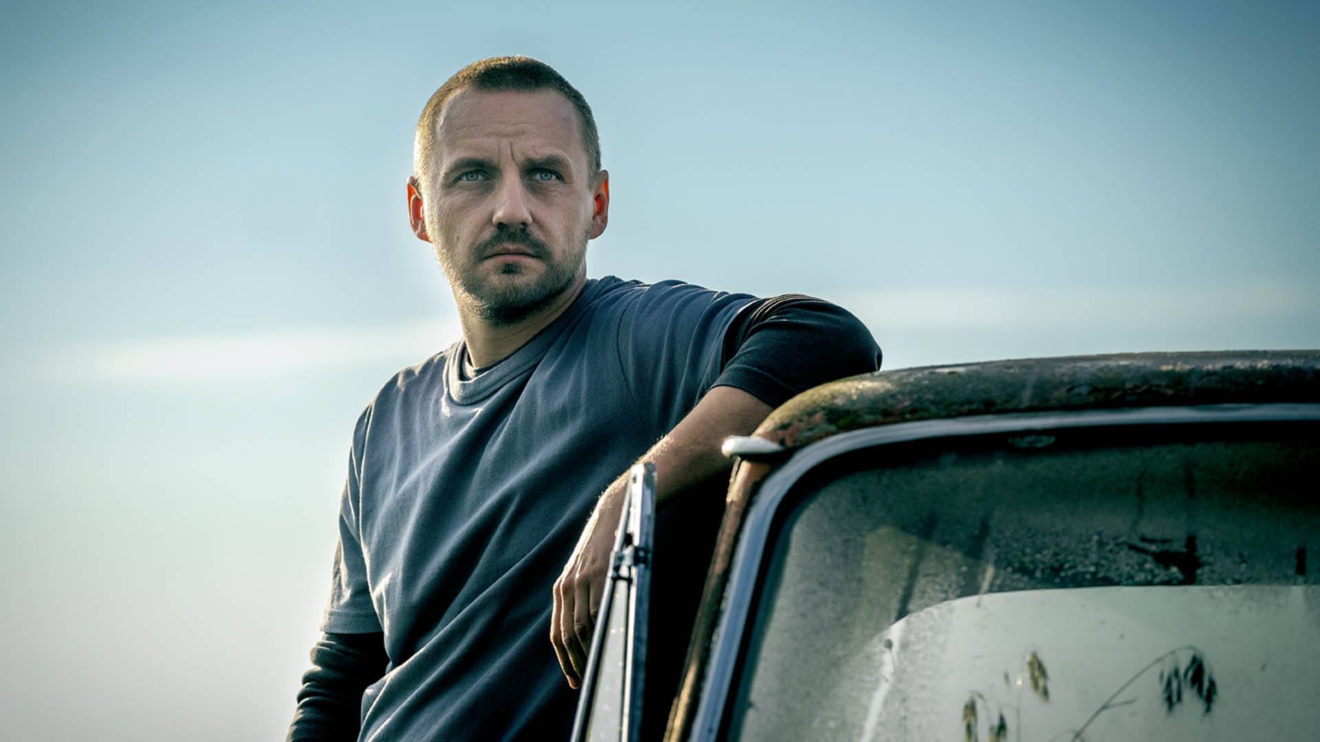 Na chwilę, na zawsze - piosenka Pawła Domagały promuje film. Zobacz teledysk