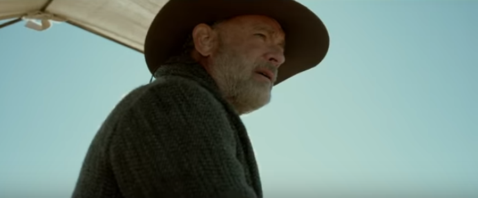     News of the World - zwiastun filmu. Tom Hanks podróżuje z wiadomościami u reżysera Kapitana Phillipsa