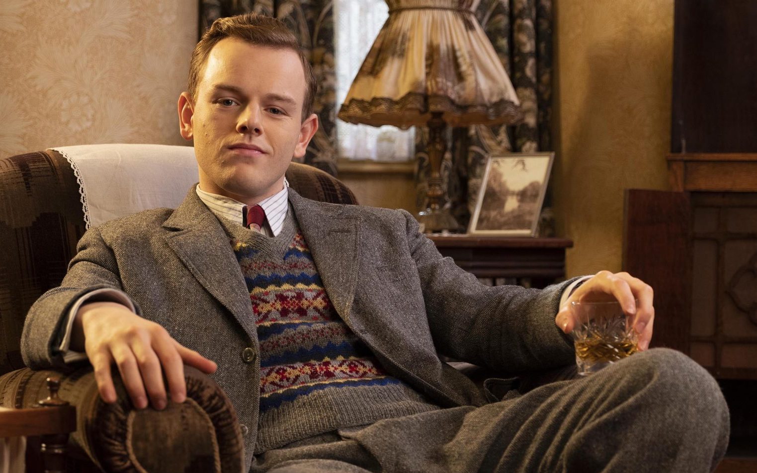     Callum Woodhouse o Wszystkie stworzenia duże i małe: Serial, którego teraz potrzebujemy [WYWIAD]