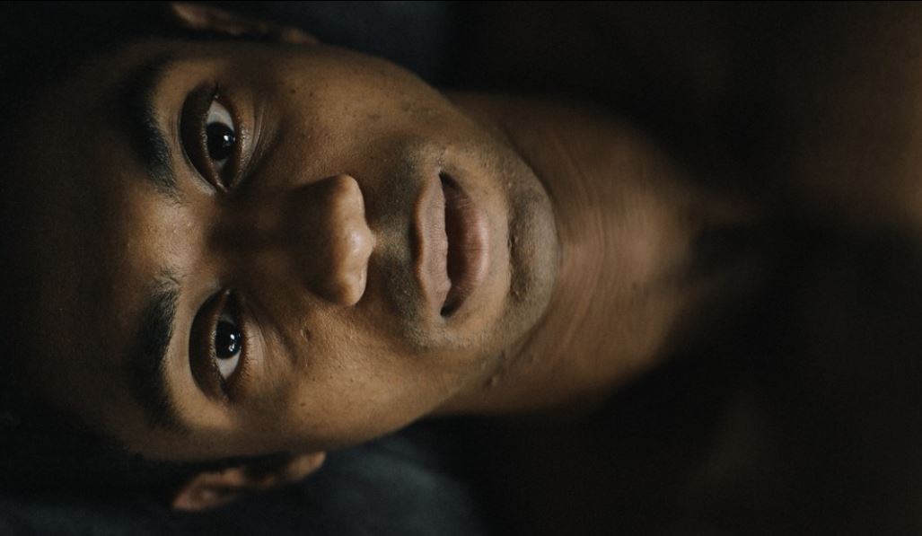     The Obituary of Tunde Johnson - zwiastun dramatu. Bohater zostaje uwięziony w pętli czasu