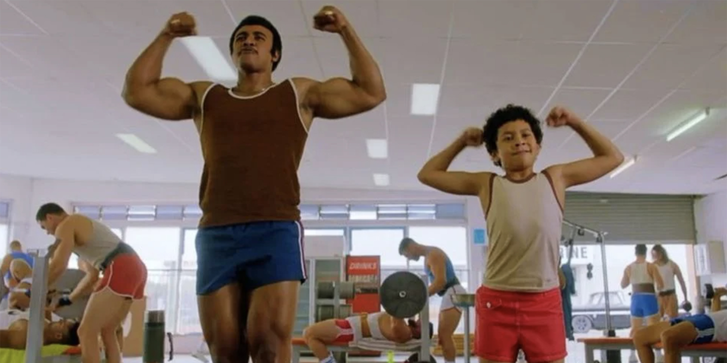     Young Rock - obsadzono słynnych wrestlerów. Tak wyglądają w serialu Dwayne'a Johnsona