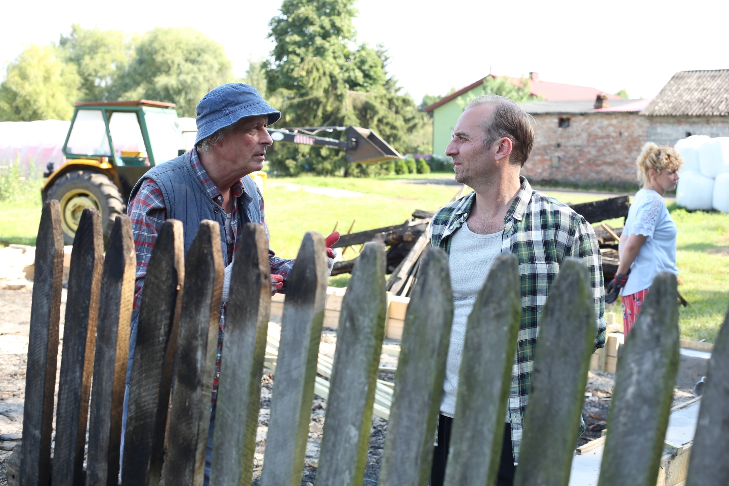 Kowalscy kontra Kowalscy, odcinek 11 i 12: odbudowa domu Kolwalskich i