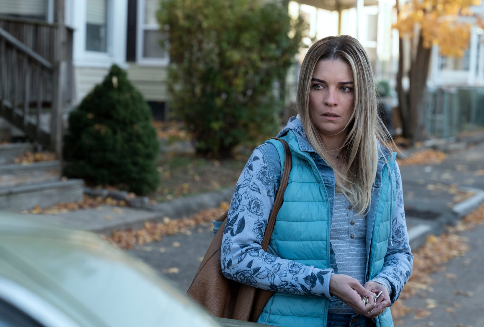     Kevin Can F**k Himself - nowy zwiastun czarnej komedii zdradza datę premiery