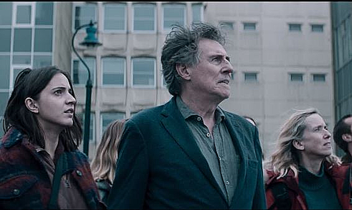     Gabriel Byrne o 2. sezonie serialu Wojna światów: Widz szybko uzależni się od historii [WYWIAD]