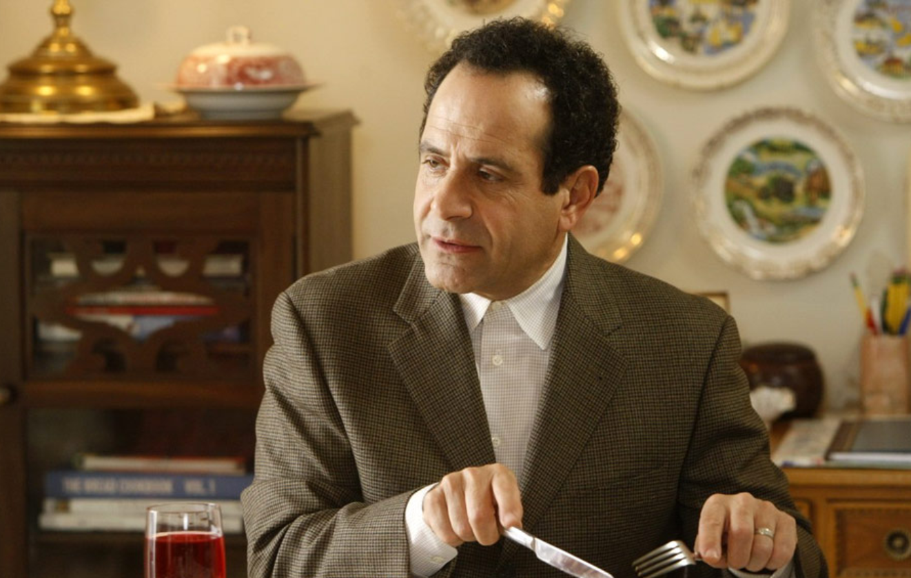     Powstanie film o Detektywie Monku! Tony Shalhoub ujawnia.