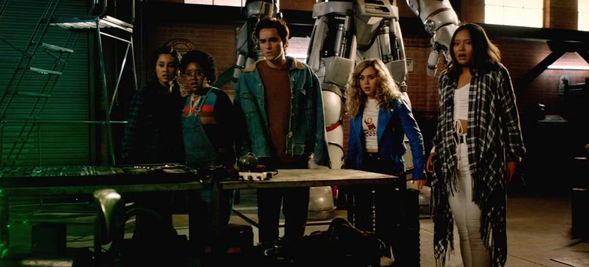     Stargirl - mini-crossover z Arrowverse i mroczny ton. Poznajcie nowe szczegóły 2. sezonu serialu