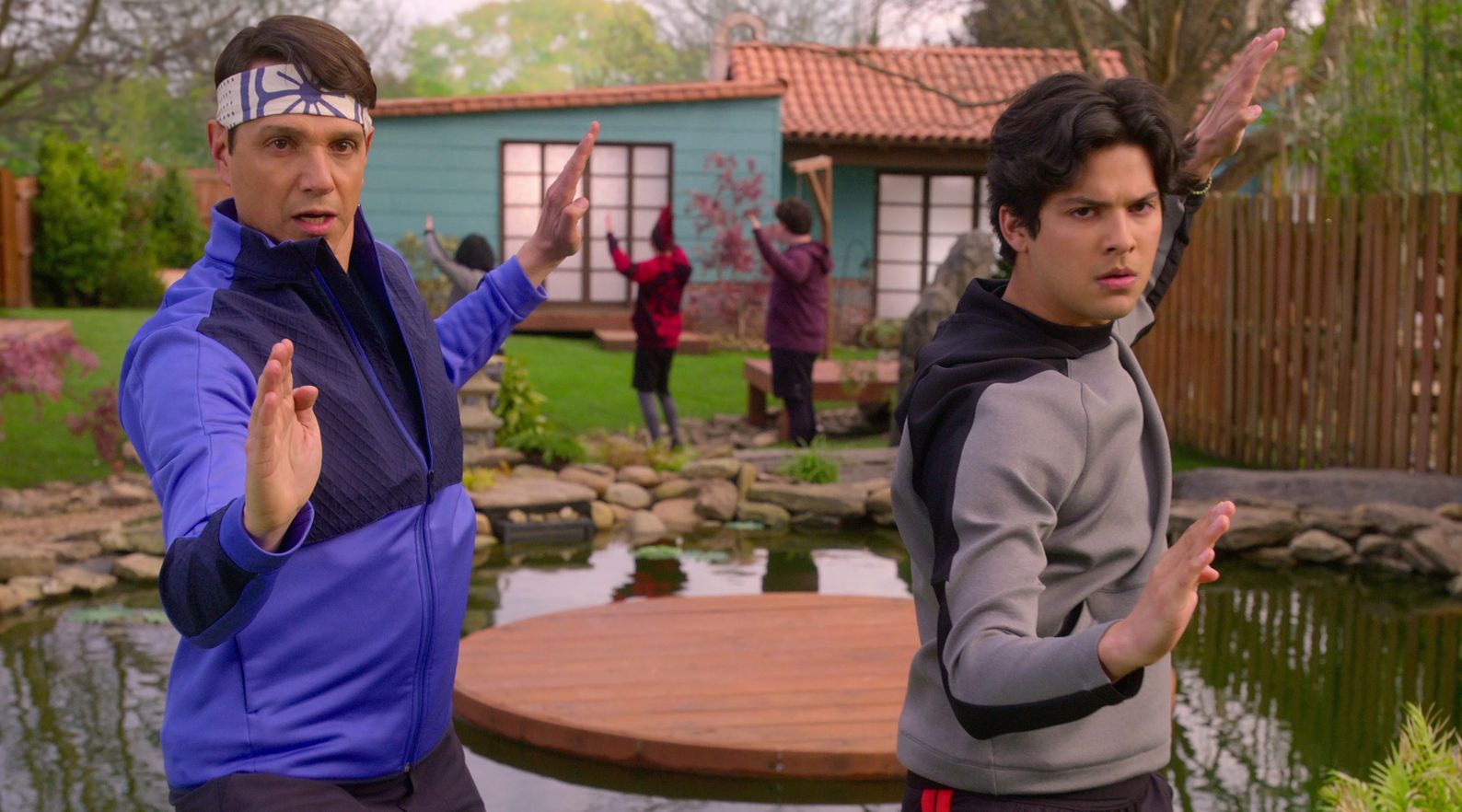     Cobra Kai 4 - Ralph Macchio o tym, jak serial naprawił Karate Kid 3. Twórcy o planach na 6. sezon