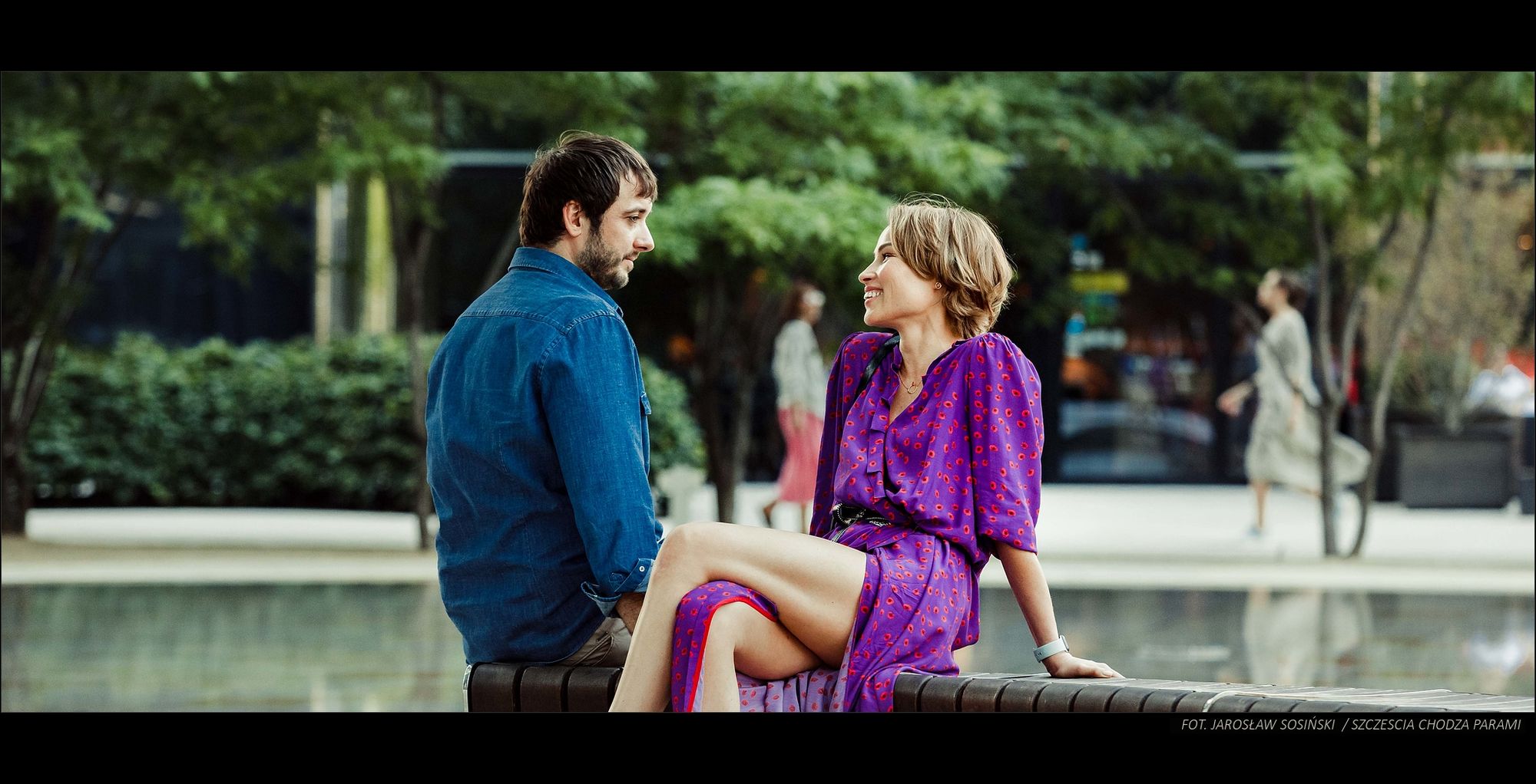     Szczęścia chodzą parami - dwa zwiastuny polskiej komedii romantycznej. Różne perspektywy