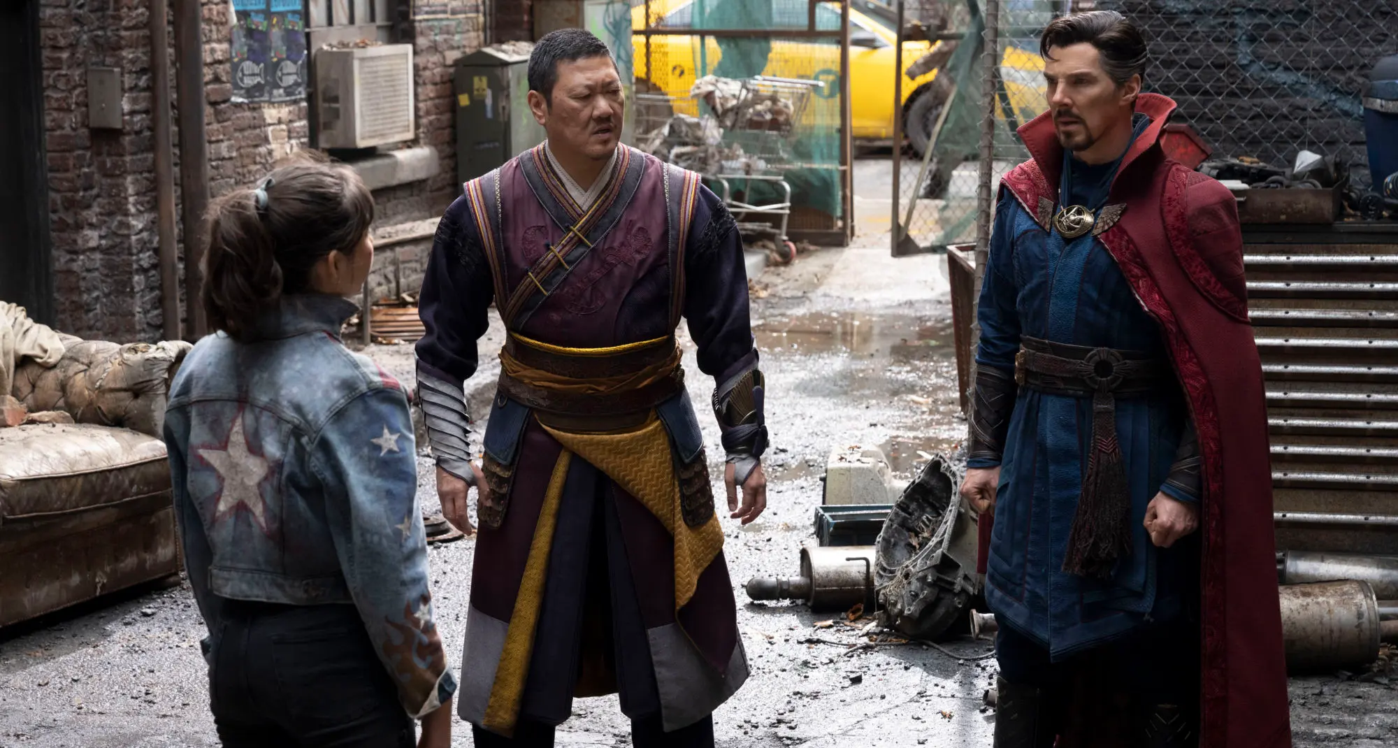 Zakulisowe problemy Doktora Strange'a. Multiwersum obłędu czy organizacyjny chaos?