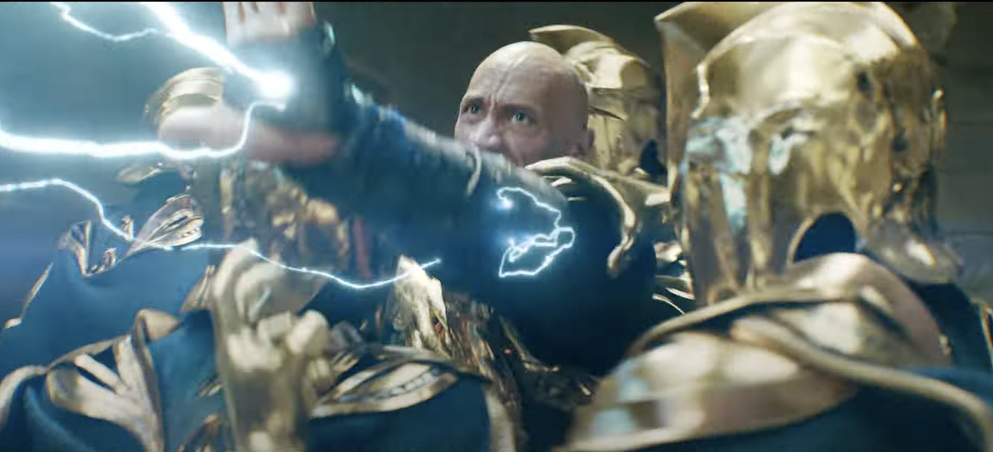 Black Adam - nowy plakat. Dwayne Johnson przejmuje tron