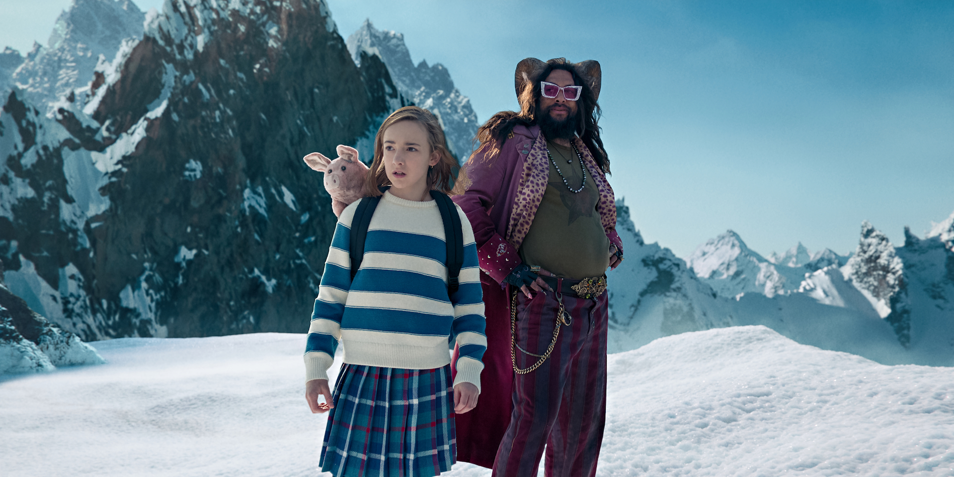 Kraina snów - plakaty postaci filmu fantasy. Jason Momoa z rogami
