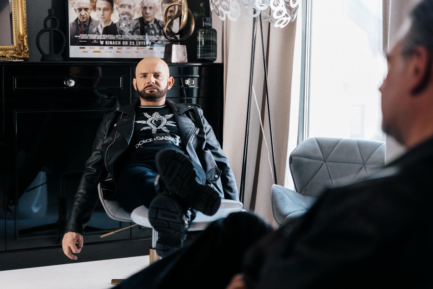 Niewidzialna wojna - jest zwiastun. Film Patryka Vegi o Patryku Vedze w stylu gangsterskim