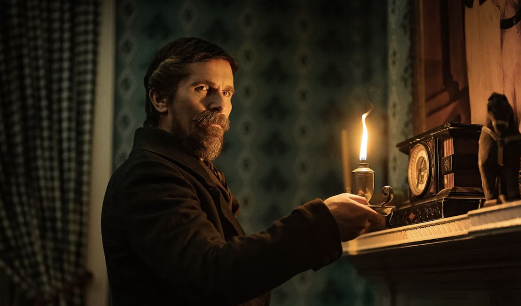     Bielmo - zwiastun horroru na podstawie powieści. Christian Bale jako detektyw