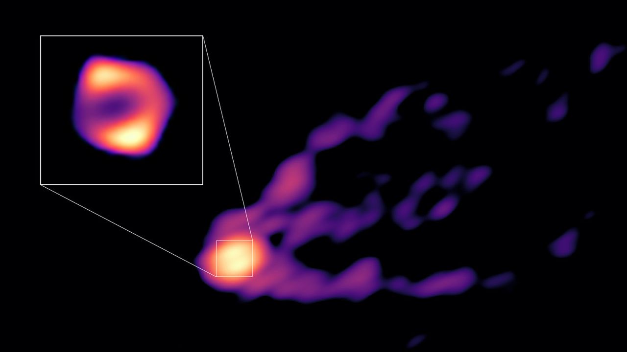 Czarna dziura z M87 z wyrzucanym w przestrzeń kosmiczną dżetem