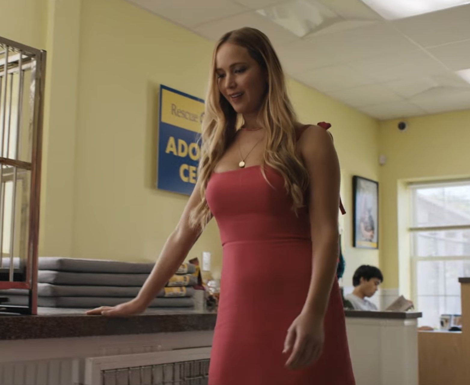     Bez urazy - zwiastun komedii. Jennifer Lawrence próbuje uwieść 19-latka