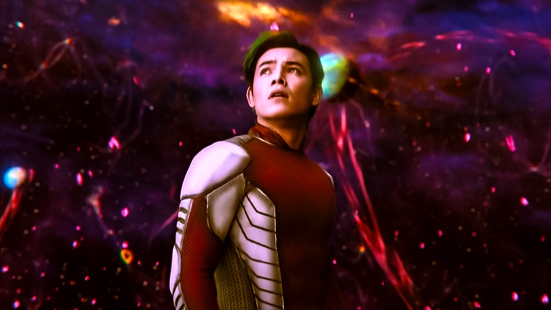 Titans - Beast Boy przemierza multiwersum. Zaskakujący crossover z Arrowverse i DCEU!