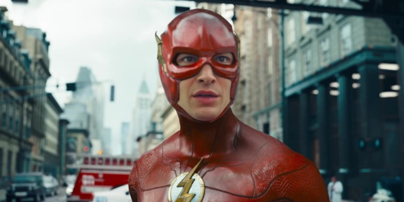Flash - cameo w filmie - pełna lista Supermanów, Batmanów i innych. Widzowie krytykują