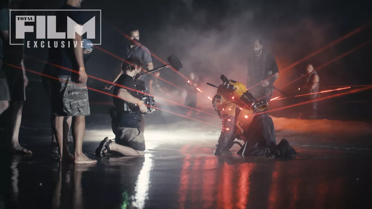 Twórca - widowisko sci-fi jak Terminator 2? Reżyser ucina porównanie