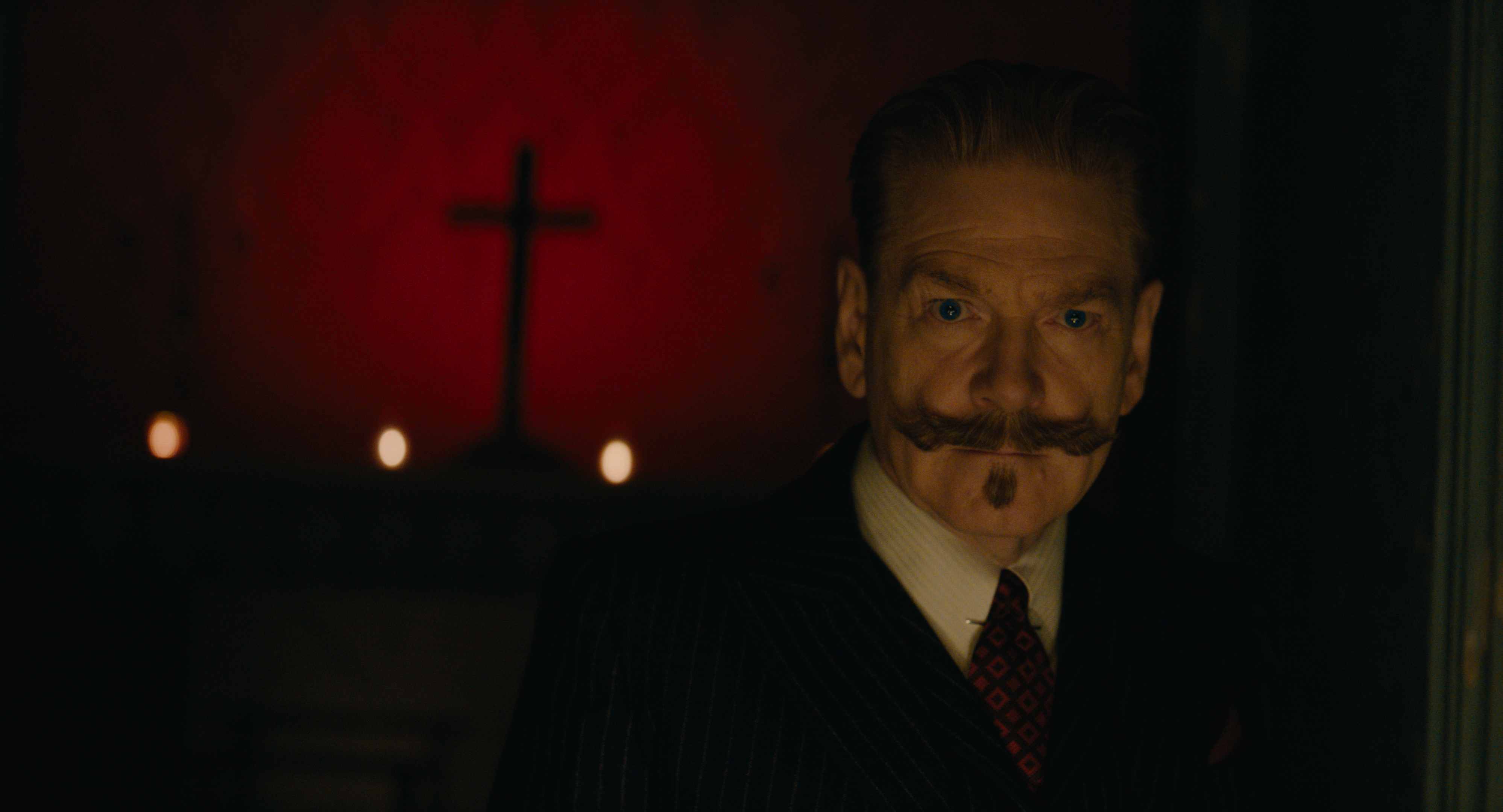 Duchy w Wenecji - nowy zwiastun filmu. Herkules Poirot i niepokojący klimat trailera
