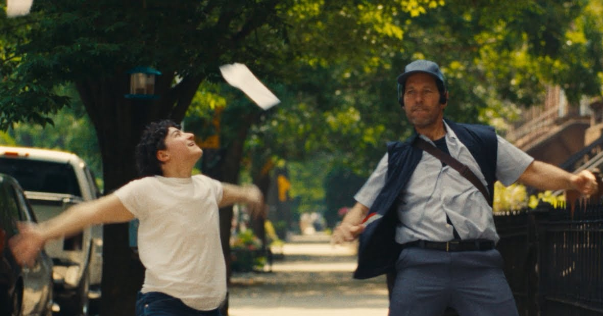     Paul Rudd zrobił przysługę swojemu fanowi. Zagrał nieudolnego listonosza w jego teledysku