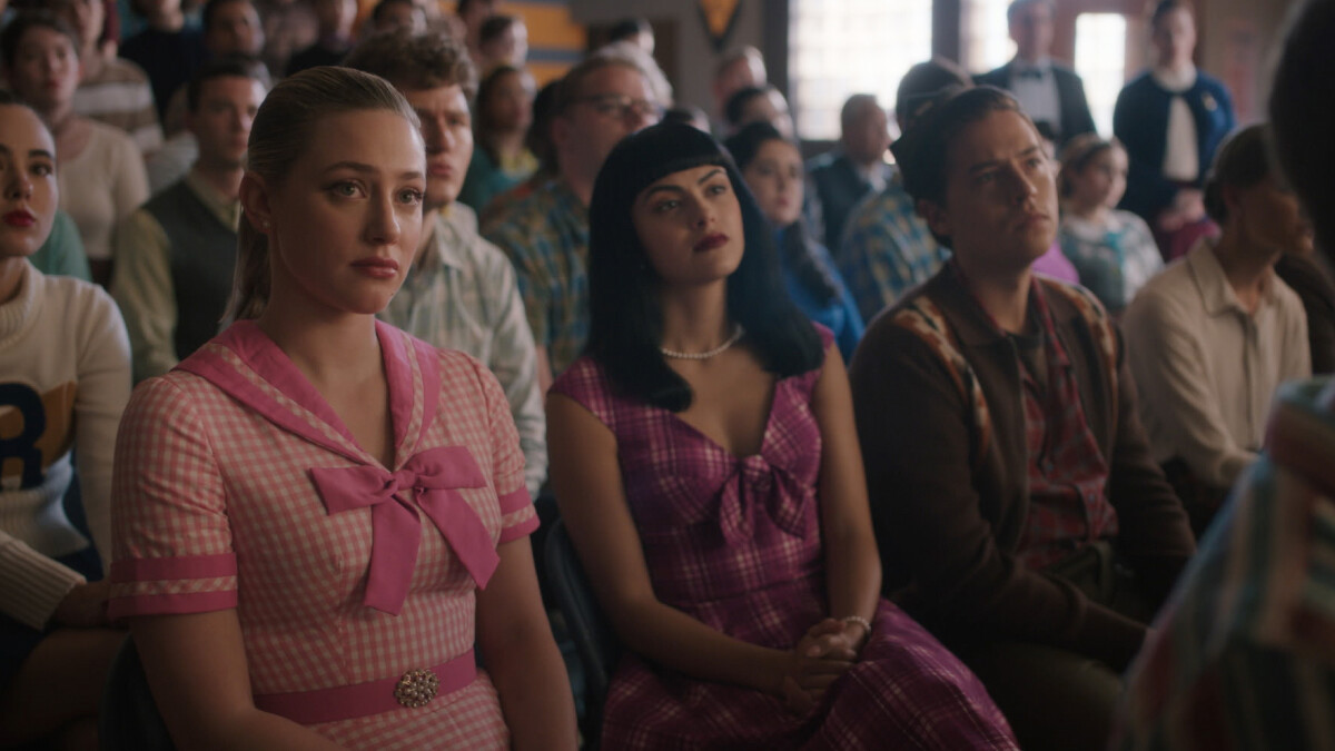 Riverdale - gwiazda o wyśmiewaniu serialu za jego absurdalność. Było jej ciężko