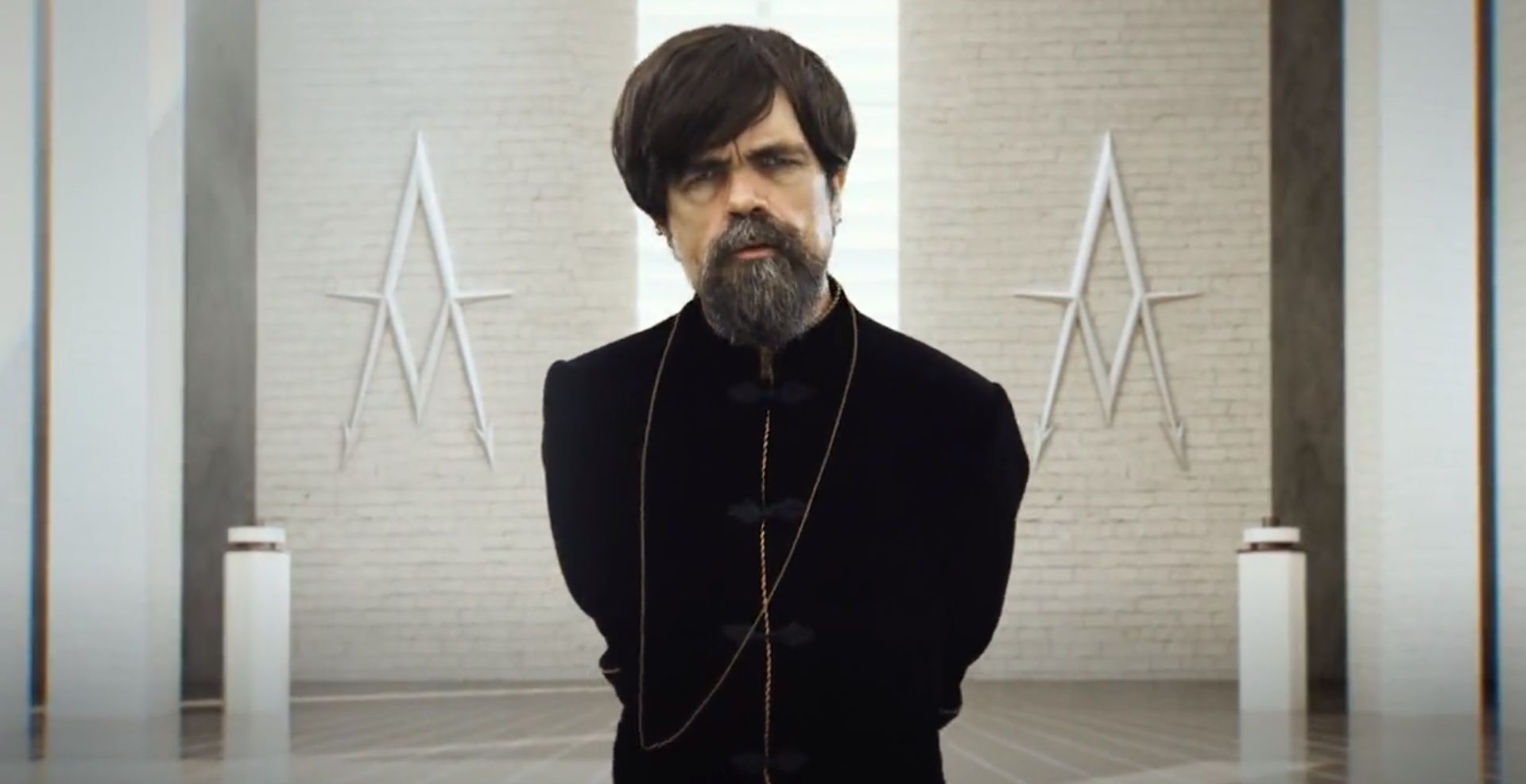     Igrzyska śmierci: Ballada ptaków i węży - pomysłowe wideo promocyjne z Peterem Dinklagem i Violą Davis