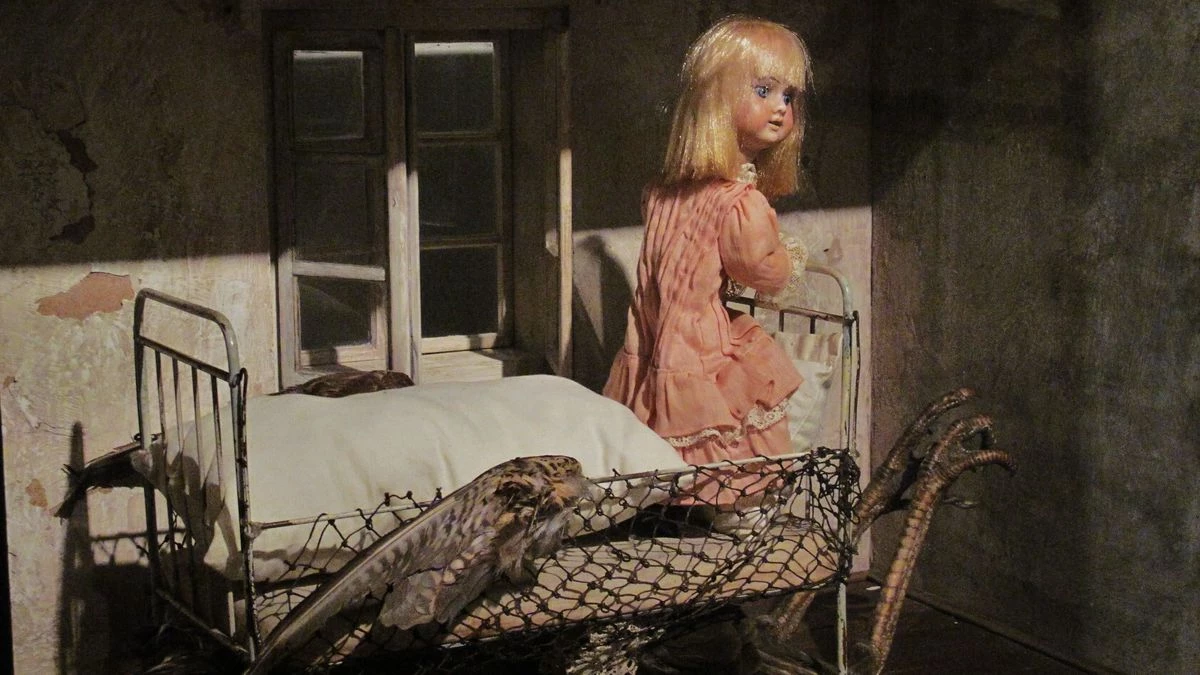 45. Coś z Alicji (1988) - reż. Jan Švankmajer