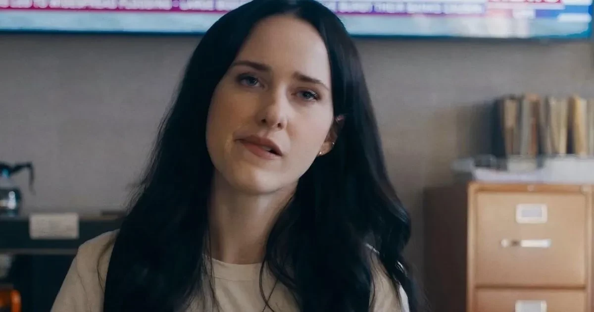 12. Lois Lane - choć jest po prostu człowiekiem, wykazuje się wielką odwagą, bystrością i niezłomnością w dążeniu do prawdy. Mimo że nie posiada nadludzkich mocy, dzięki swojemu talentowi dziennikarskiemu i relacjom m.in. z Supermanem odgrywa kluczową rolę w świecie Metropolis.