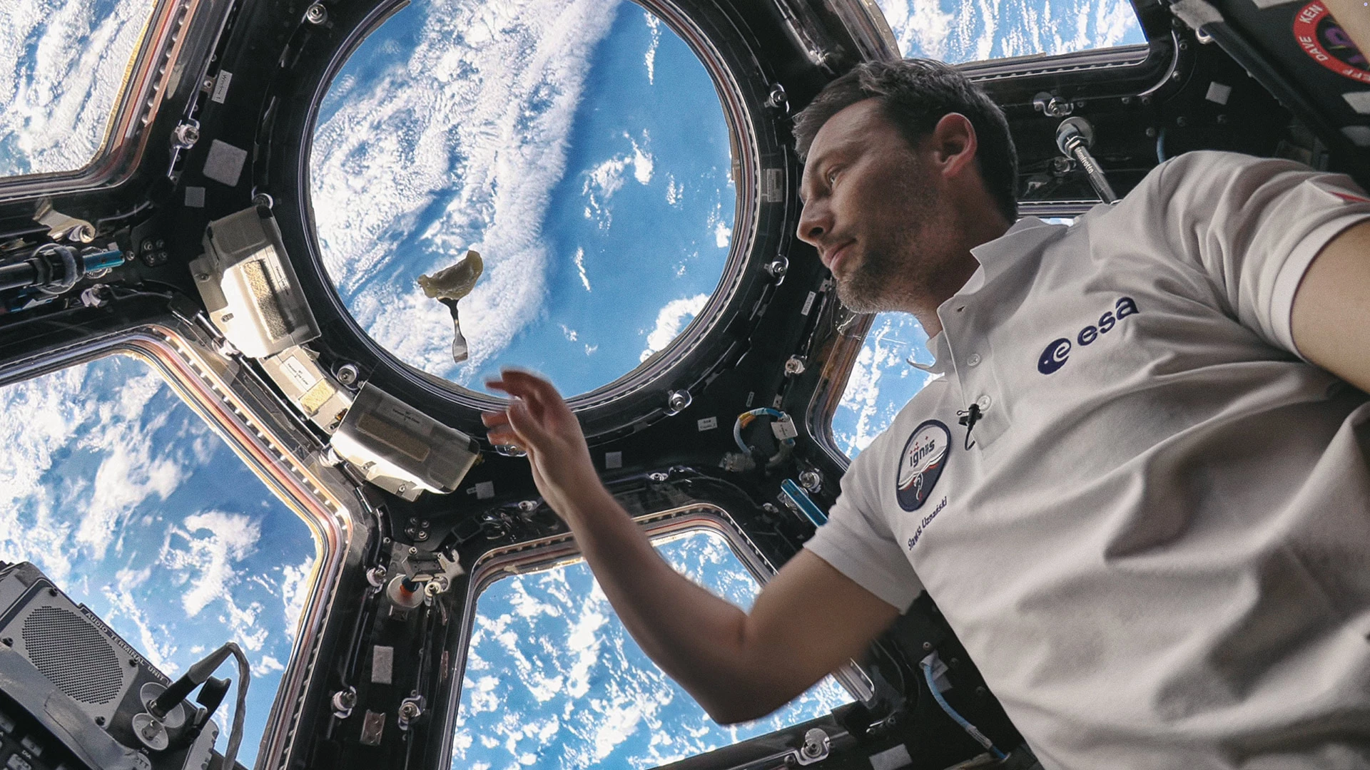 Sławosz Uznański-Wiśniewski na ISS