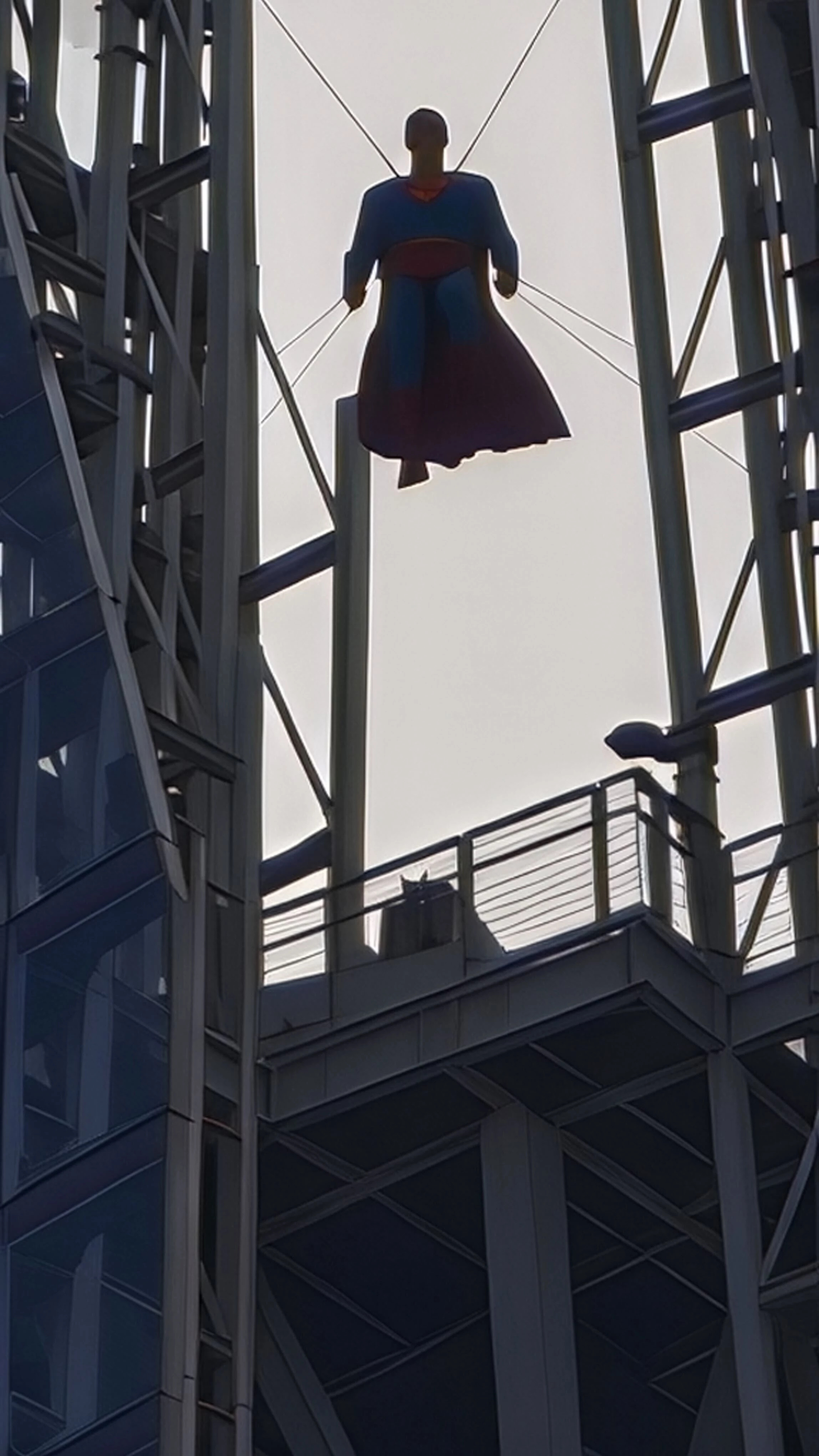 Superman na londyńskim wieżowcu
