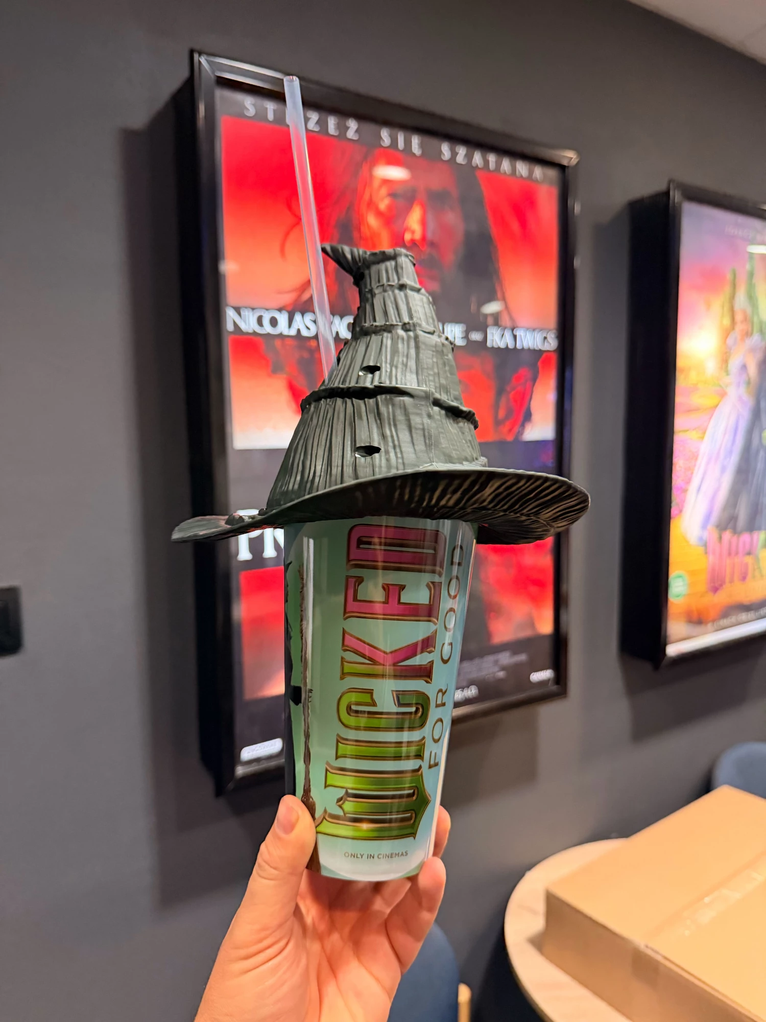 Wicked: Na dobre - zdjęcia specjalnego kubka