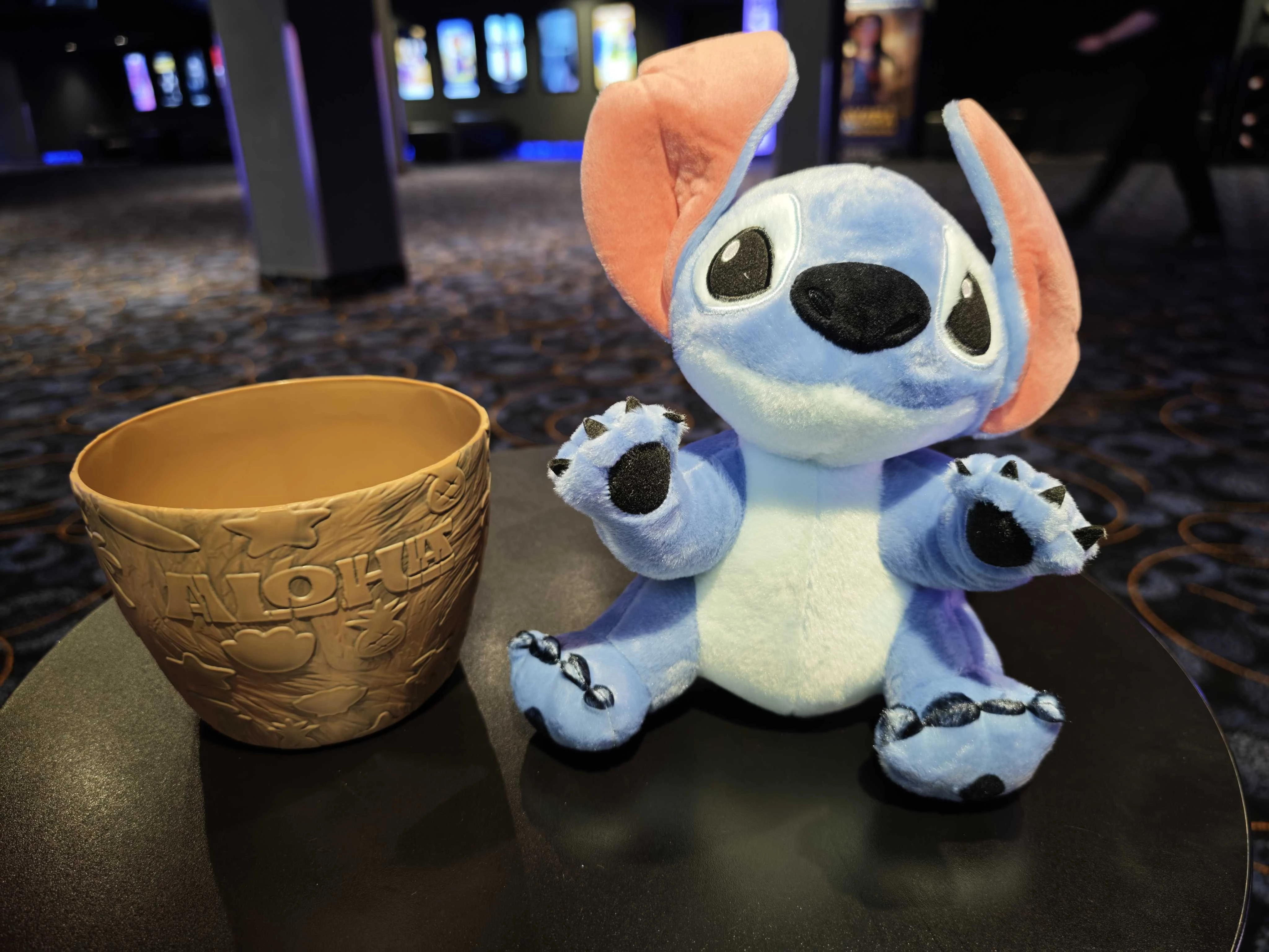 Lilo i Stich - kubełki na popcorn i kubeczki związane z filmem w limitowanej sprzedaży w sieci Cinema City