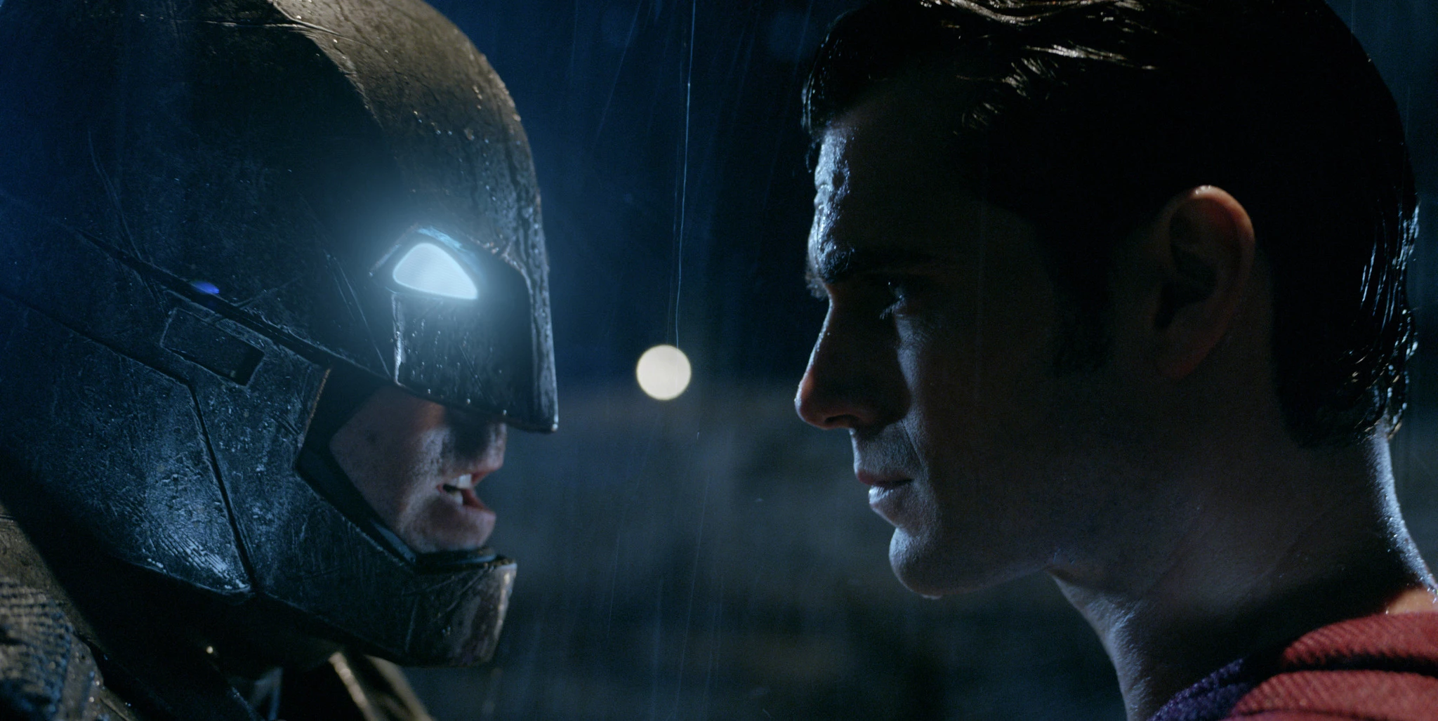 1. Batman v. Superman: Świt sprawiedliwości - 166 mln dolarów