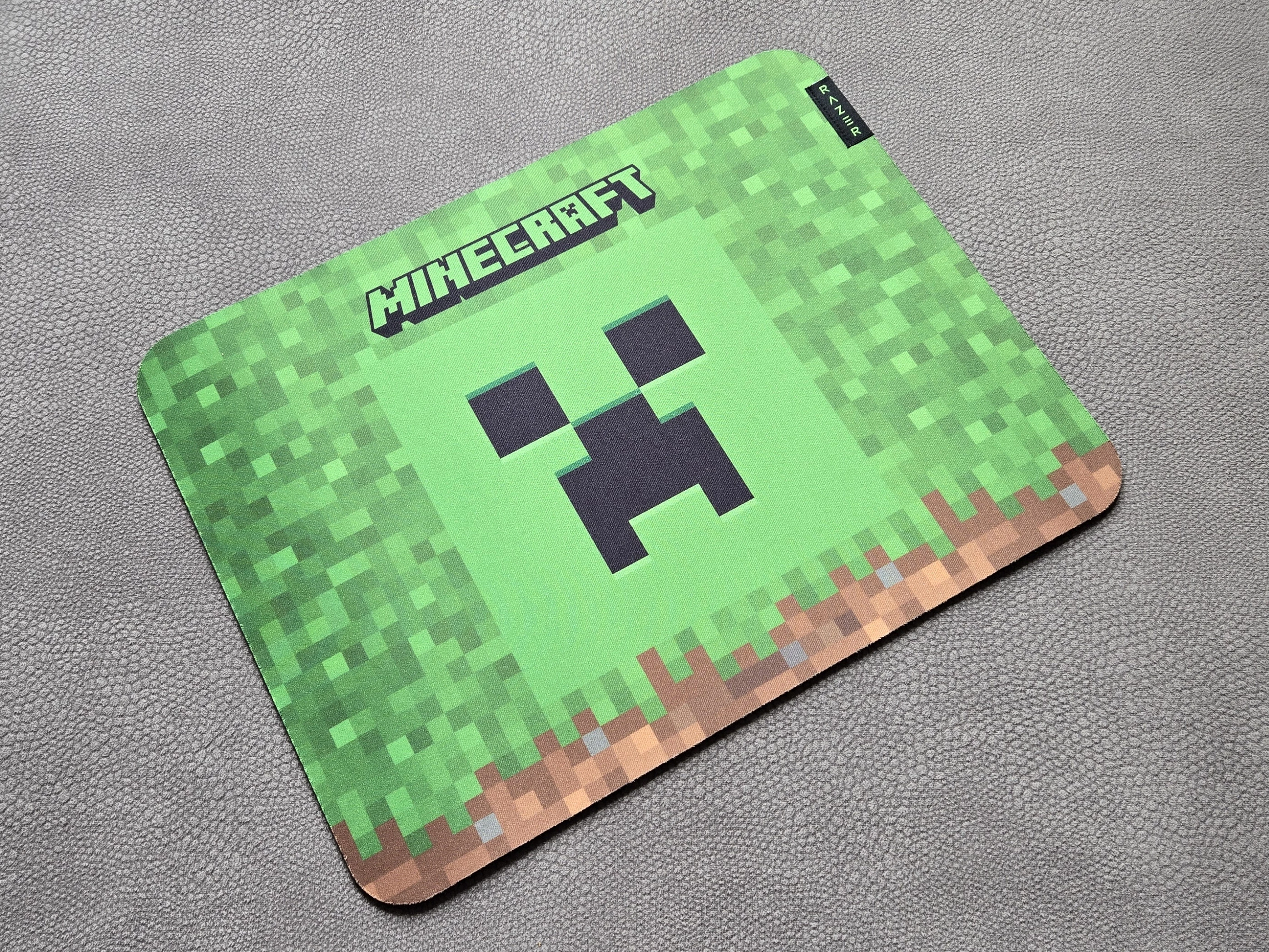 Razer x Minecraft Gigantus V2
