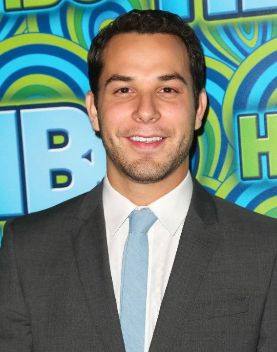 Skylar Astin