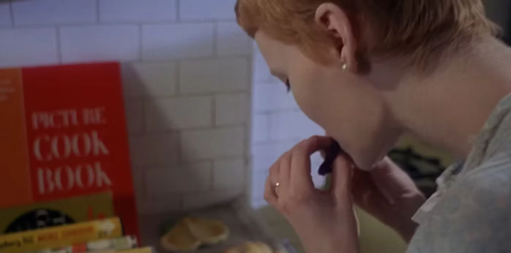 Dziecko Rosemary (1968) - Mia Farrow musiała zjeść na planie surową wątrobę, gdyż Roman Polański nalegał na autentyczność. Mimo że była wówczas zagorzałą wegetarianką, powtarzała proces na potrzebę kolejnych ujęć.