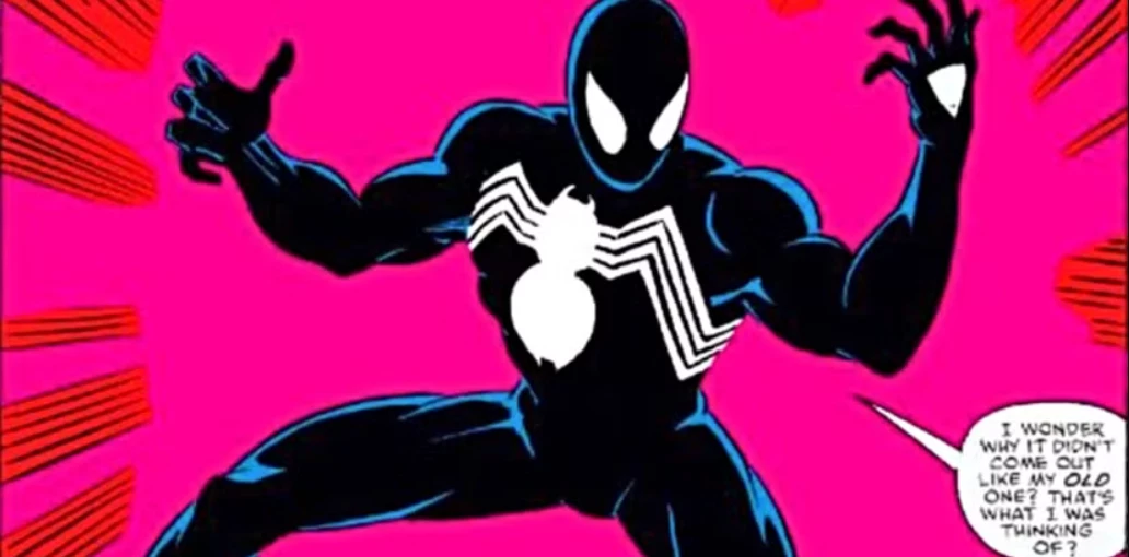 Alien Costume Saga - Amazing Spider-Man (1984) - jedna z ważniejszych historii Spider-Mana, w której po raz pierwszy pojawia się czarny kostium, czyli symbiont. Ze względu na ogromną popularność tej wersji stroju, wielu fanów oczekuje, że MCU podejmie tę historię w nadchodzących produkcjach jak Spider-Man: Brand New Day lub Avengers: Secret Wars.