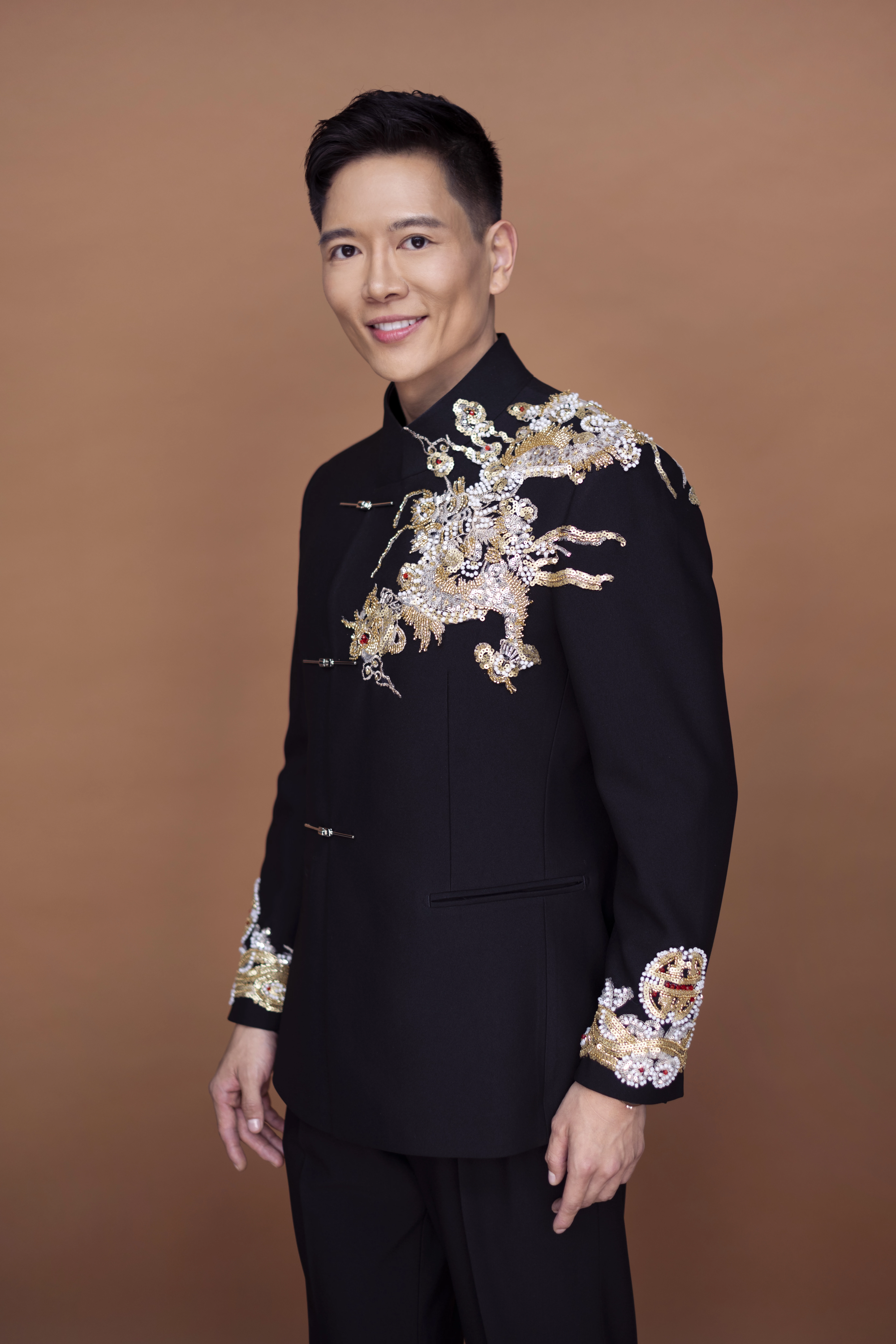 Haoyong Qin pochodzi z Chin i ma 32 lata.