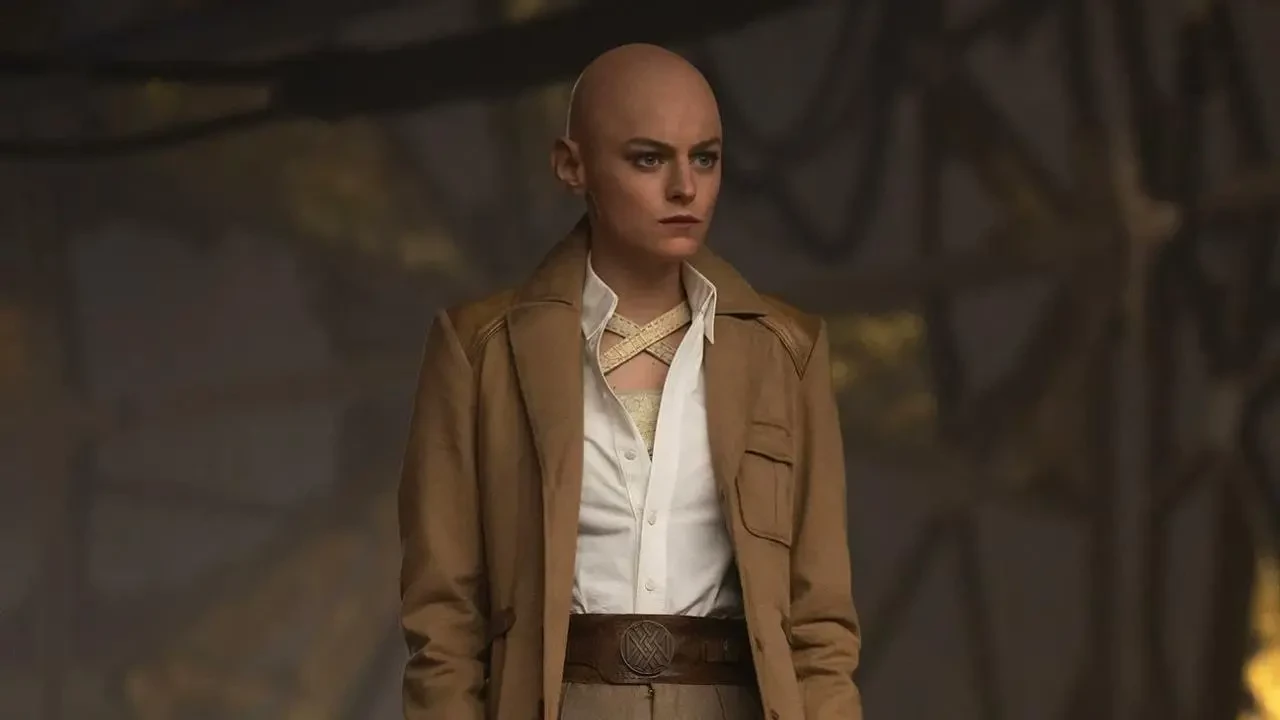 44. Cassandra Nova – mutantka poziomu Omega, najprawdopodobniej siostra Charlesa Xaviera. Korzysta z niewyobrażalnych w aspekcie skali mocy telekinezy i telepatii. Może zdematerializować swoją formę cielesną. W dodatku posiada pierścień przejęty od Doktora Strange’a, który umożliwia jej przywoływanie portali prowadzących do innych miejsc w multiwersum.