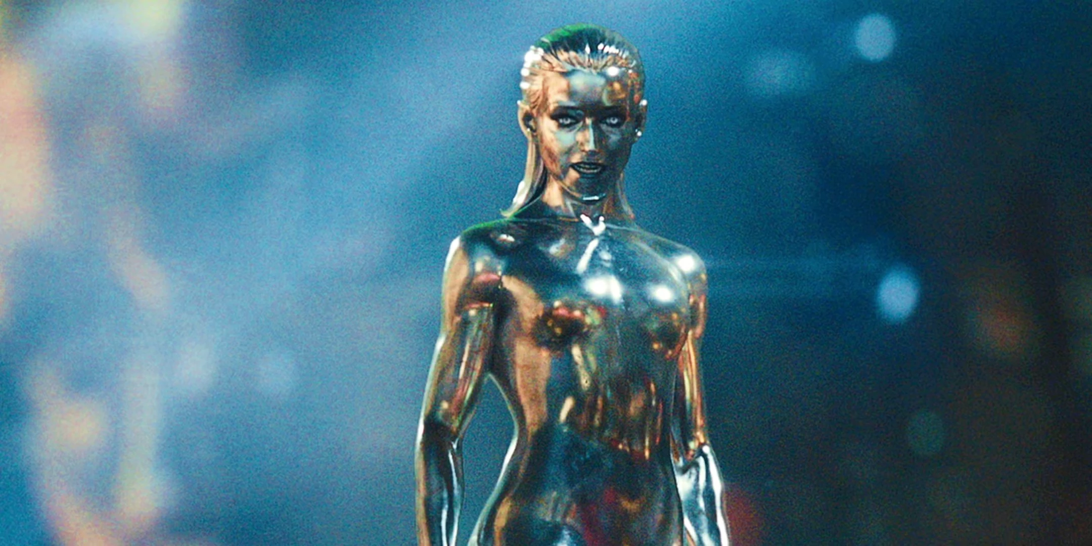 21. Silver Surfer – zakładamy, że żeńska wersja postaci posiada te same zdolności co jej komiksowy, męski odpowiednik. Dzięki wejściu w posiadanie Mocy Kosmicznej zyskała ona kosmiczną świadomość, mogąc manipulować czasoprzestrzenią i przemieszczać się pomiędzy uniwersami.