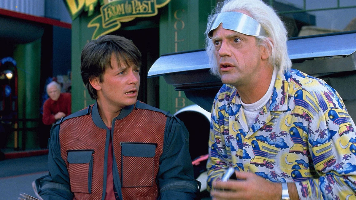 „Powrót do przyszłości II” (1985) - przedstawił futurystyczne technologie, takie jak hoverboardy i samoczyszczące się ubrania. Obecnie trwają prace nad technologiami zbliżonymi do tych przedstawionych w filmie.