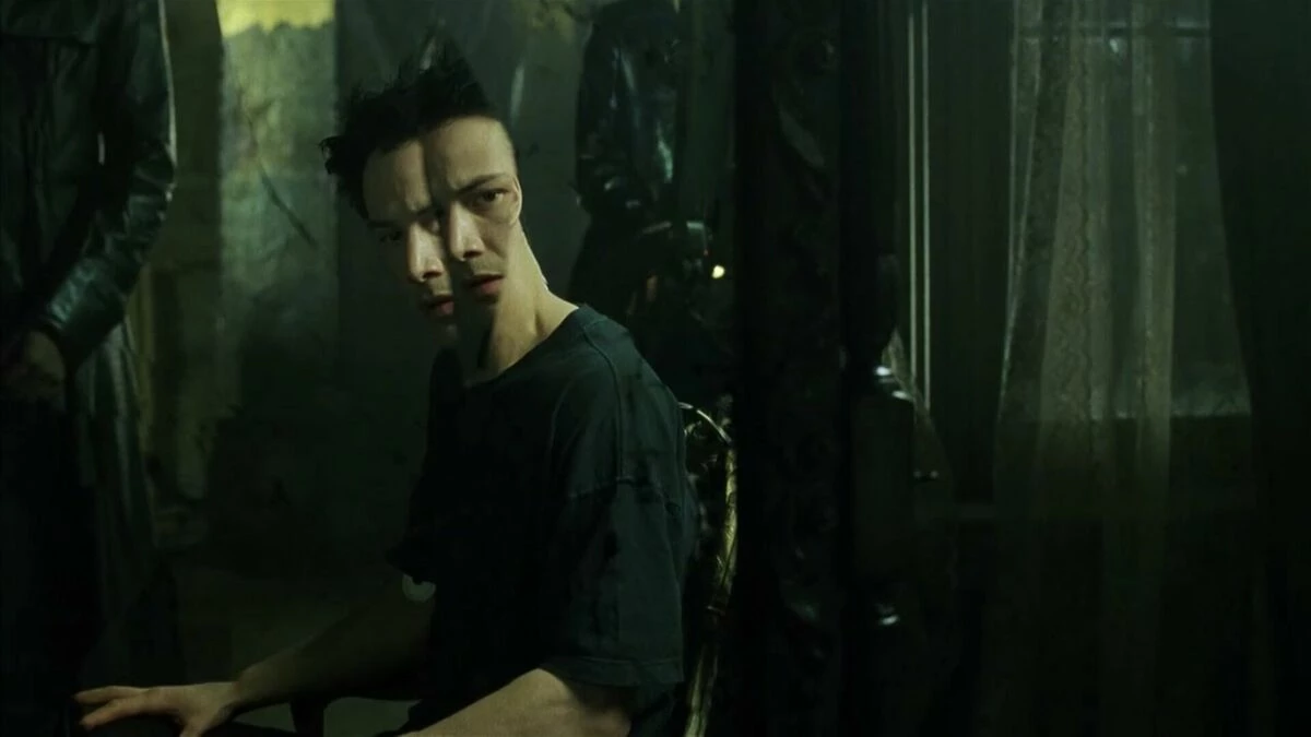 „Matrix” (1999) - ukazał świat symulacji komputerowych i interfejsów mózg-komputer. Obecnie rozwija się dziedzina neurotechnologii i badań nad interfejsami mózg-komputer.