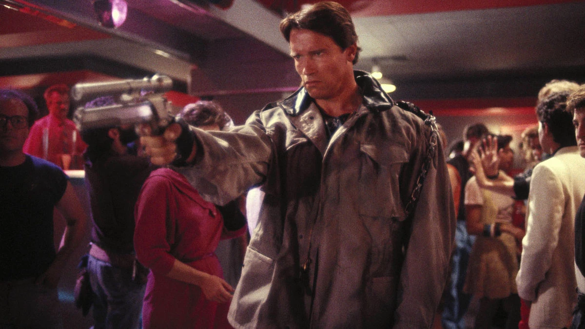 „Terminator” (1984) – bunt maszyn, zagrożenie ze strony sztucznej inteligencji.
