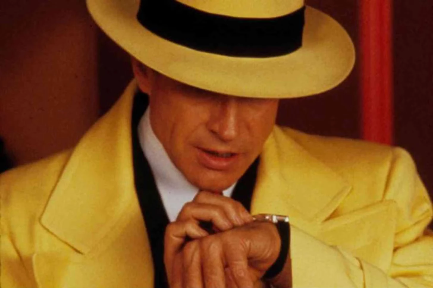 „Dick Tracy” (1990) – to właśnie w tym filmie po raz pierwszy pojawił się przedmiot, który stał się wzorem dla współczesnych smartwatchów.