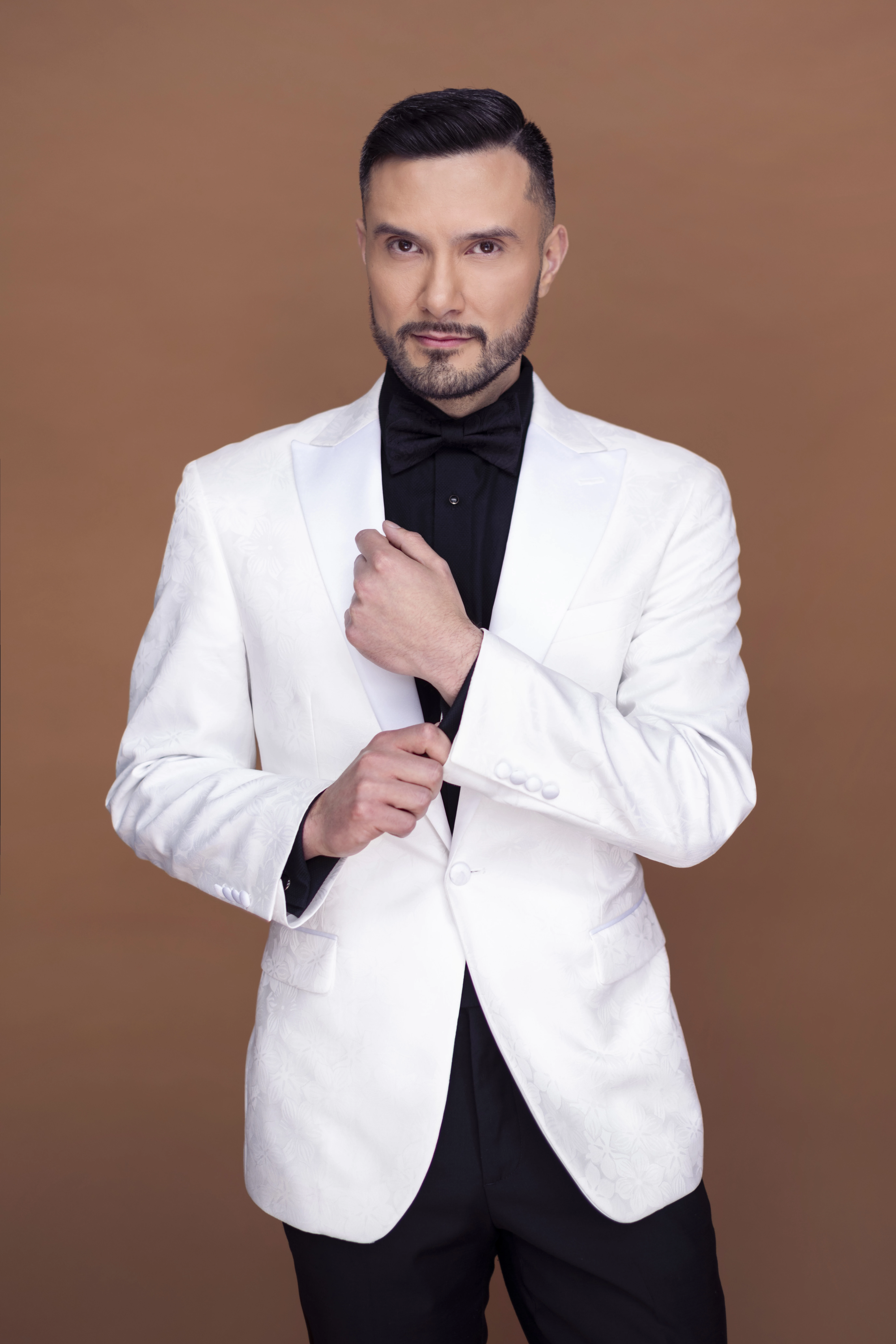 Christopher Cox pochodzi ze Stanów Zjednoczonych i ma 32 lata.