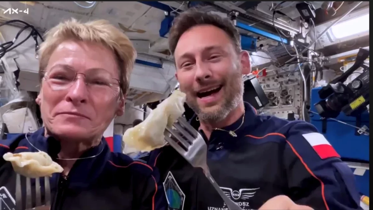 Sławosz Uznański-Wiśniewski na ISS